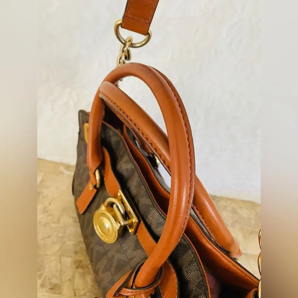 Michael Kors Hamilton saddle/brown/logo padlock leather chained shoulder…